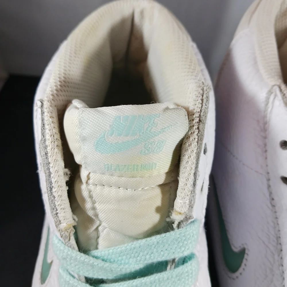 Nike SB Zoom Blazer Glacier Ice Women’s  Leather Sneaker Size 8.5